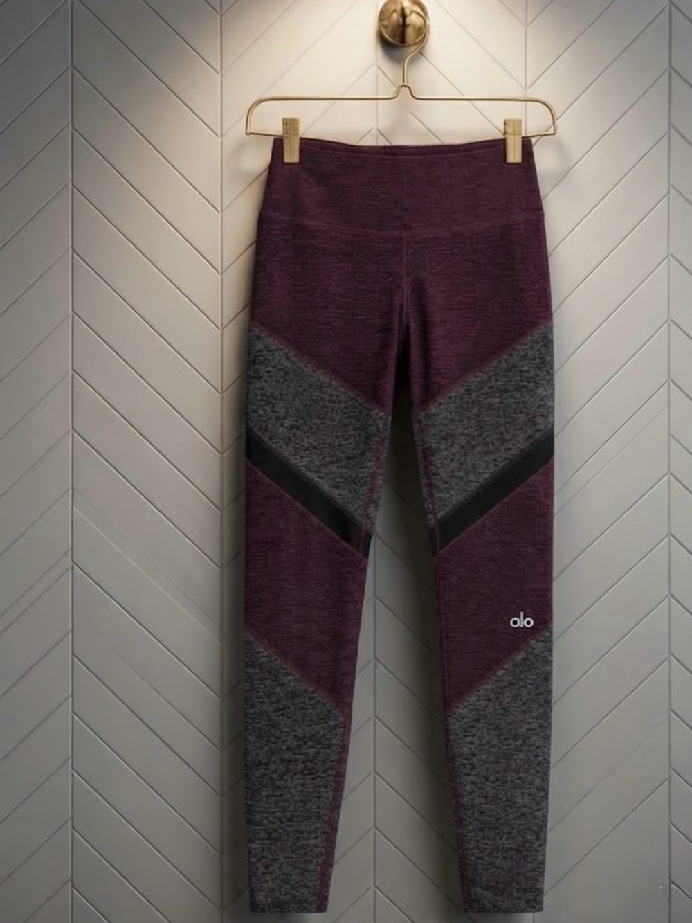 ALO ALOSOFT 7/8 SHEILA LEGGINGS 
COLORBLOCK CHEVRON SMALL